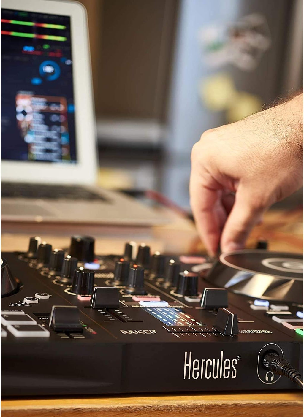 DJ Control Inpulse 300 with Headphones, Stereo Cable, Cleaning Cloth P259