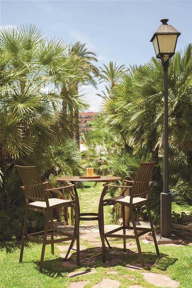 3-Piece Slatted Pub Table Set A50929
