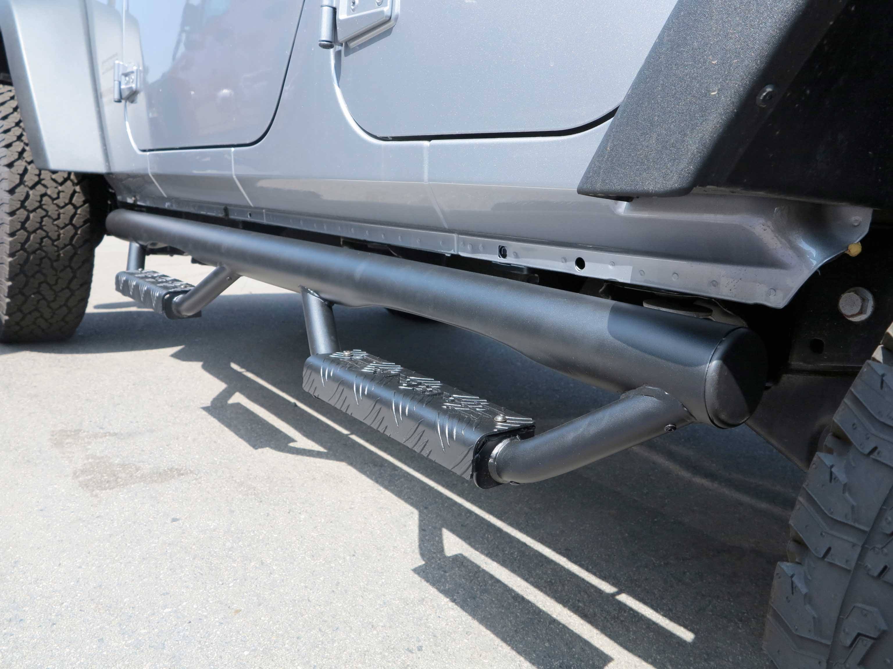 Locking Fuel Door G40141