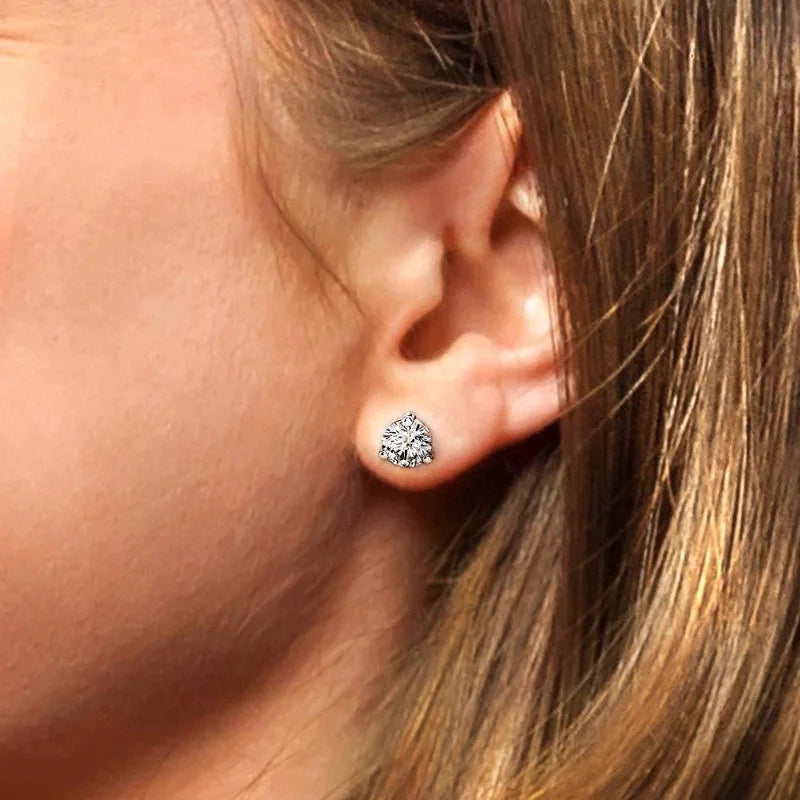 18K White Gold Diamond Stud Earrings A7328