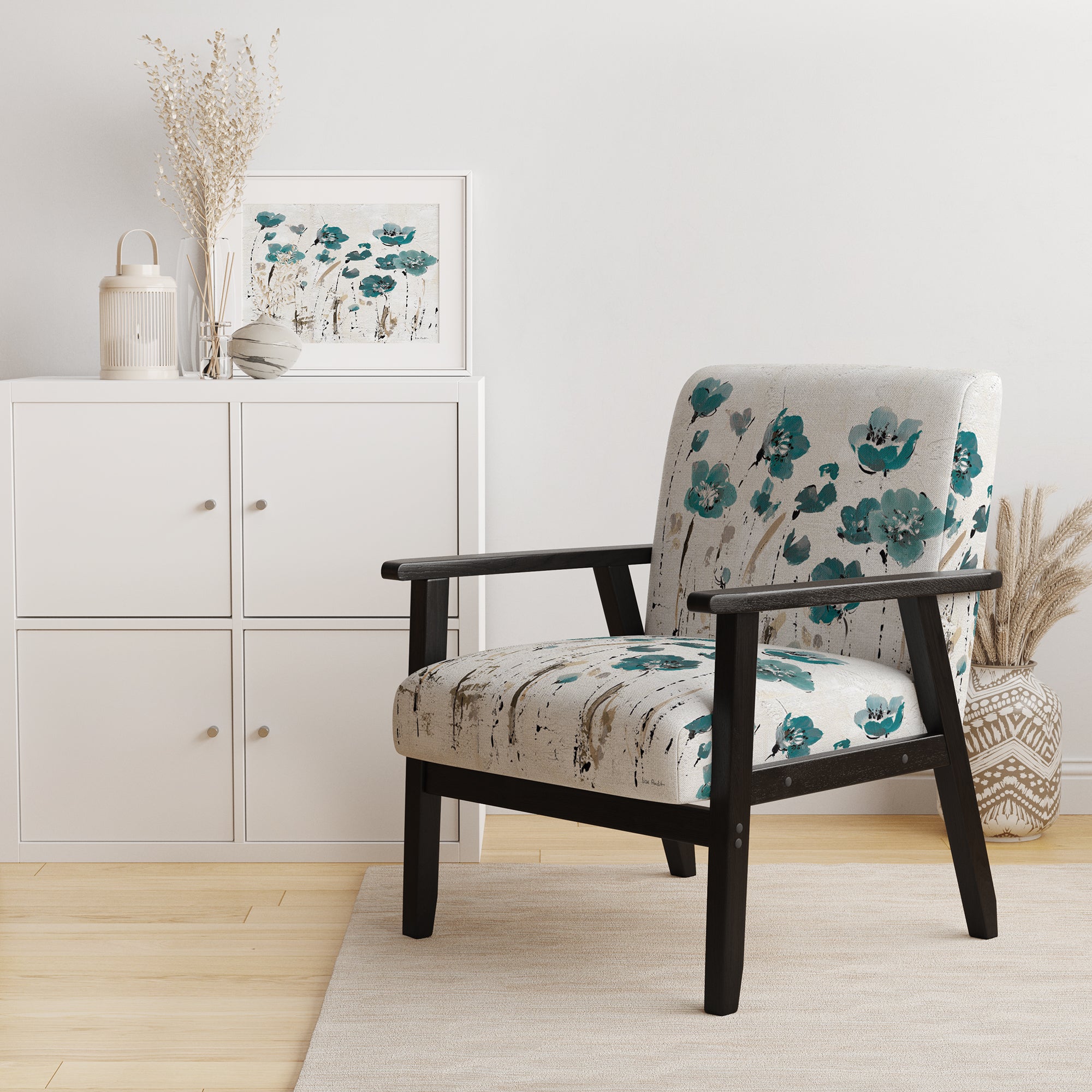 Upholstered Traditional Accent Chair L731