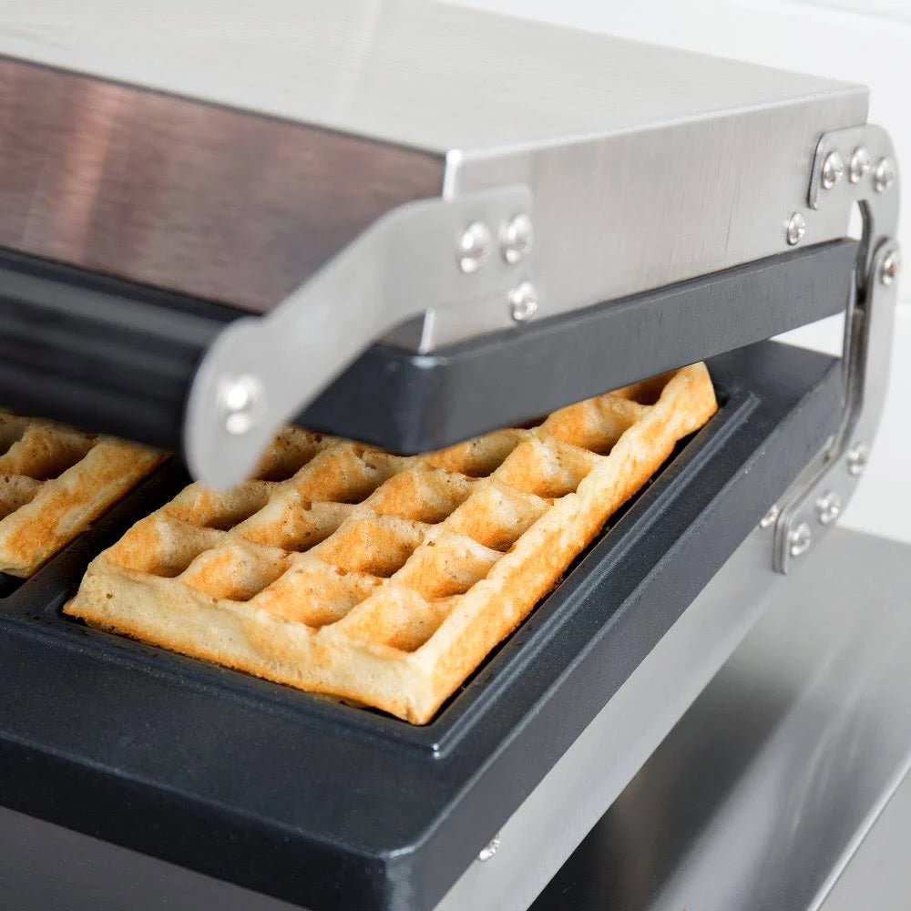 Brussels Style Waffle Maker with Timer M7176