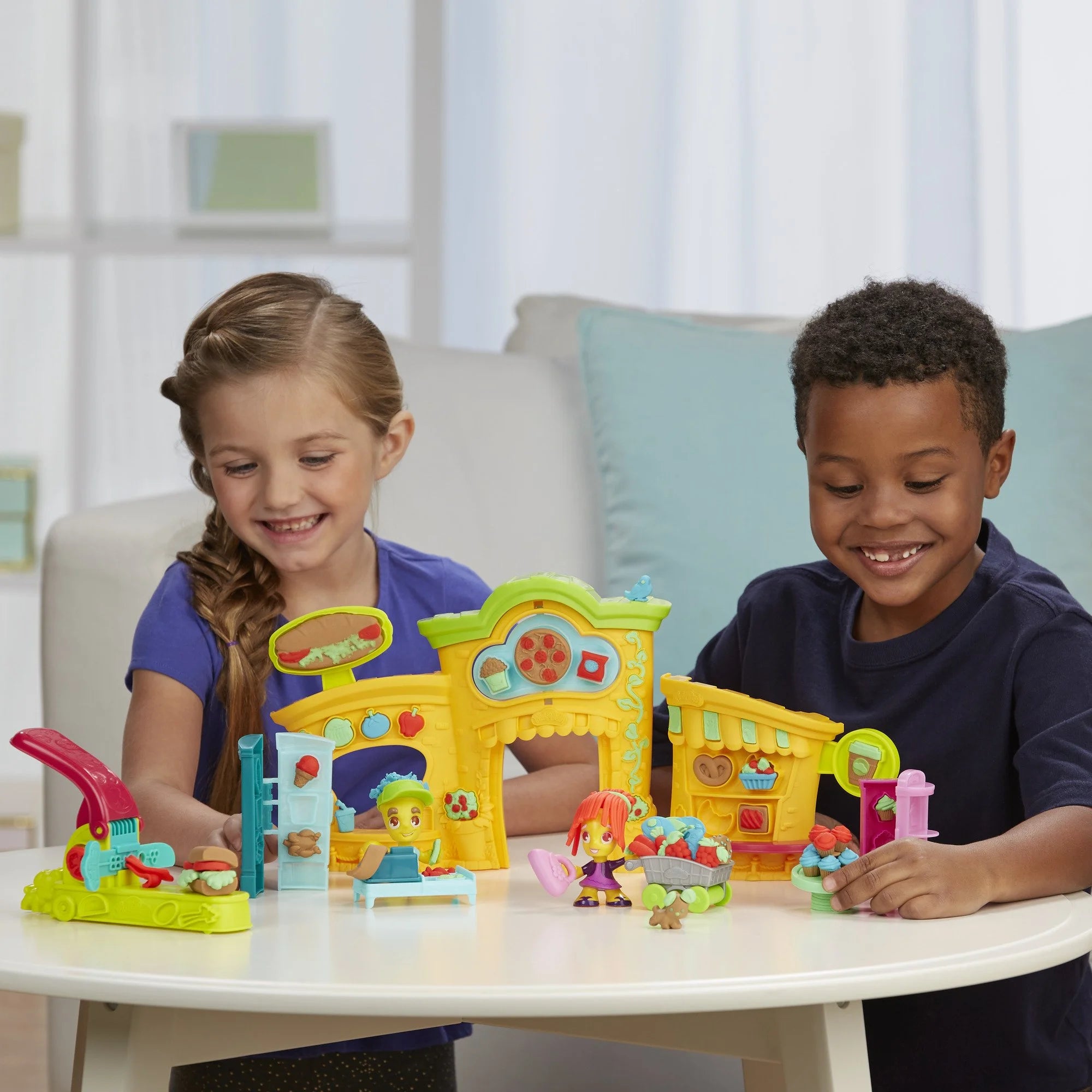 Play-Doh Town Shape and Make Market I20936