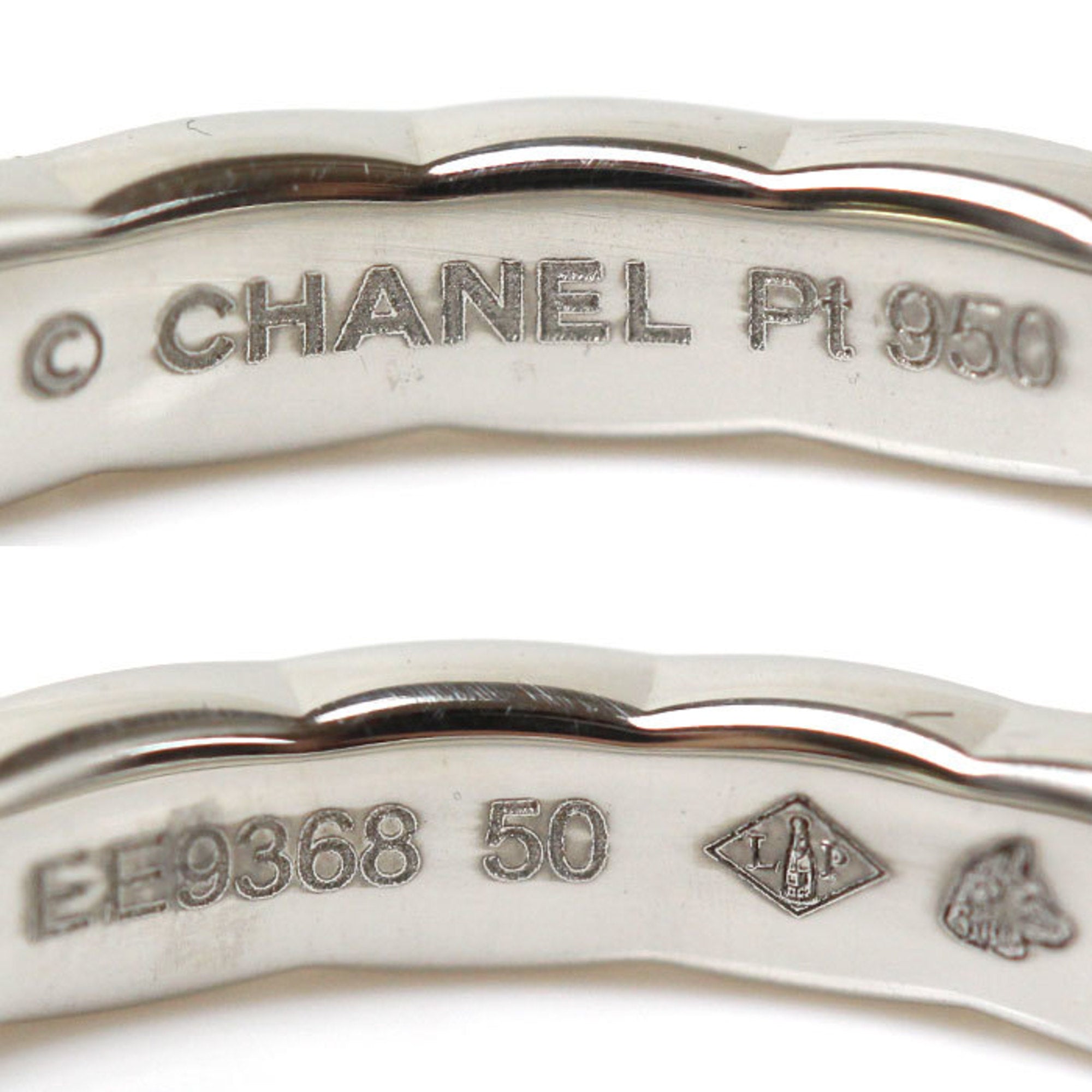 Platinum Diamond Ring W609